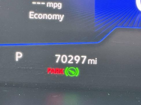 Certified 2023 Volkswagen Taos SE w/ Black Wheel Package FWD image 22