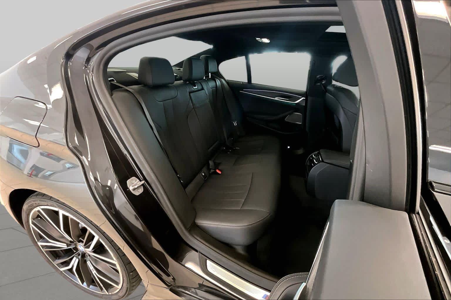 Used 2021 BMW 530i w/ M Sport Package RWD image 19