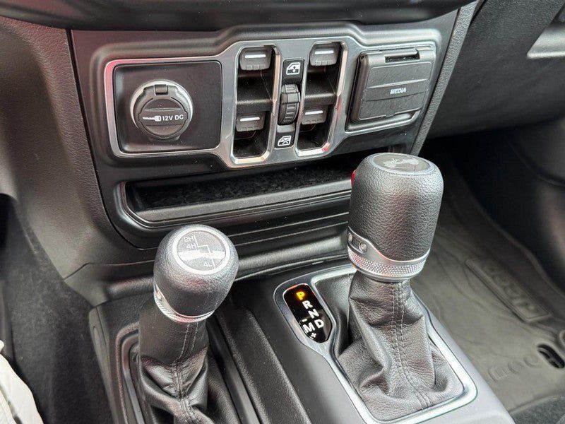 Used 2022 Jeep Wrangler Unlimited Sport AWD/4WD image 19