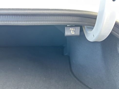 Used 2025 Hyundai Elantra SEL FWD image 27