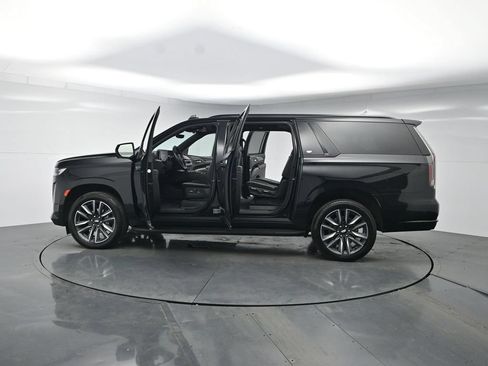 Used 2024 Cadillac Escalade ESV Sport AWD/4WD image 47