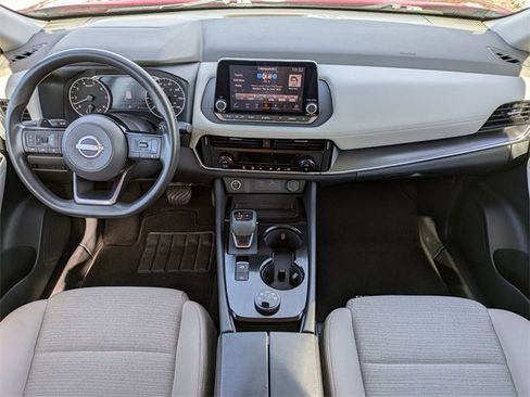 Used 2023 Nissan Rogue SV image 16