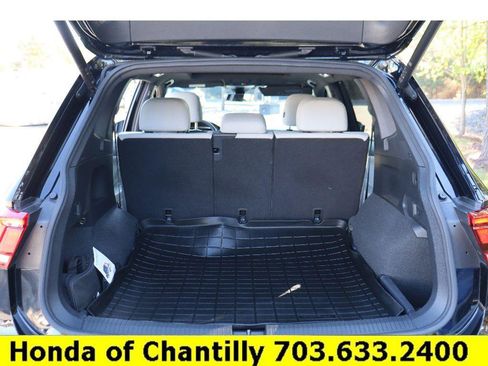 Used 2022 Volkswagen Tiguan SE R-Line image 29