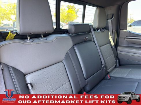 Used 2024 Chevrolet Silverado 1500 ZR2 w/ Technology Package AWD/4WD image 27
