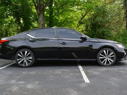 Used 2019 Nissan Altima 2.5 SR FWD image 4