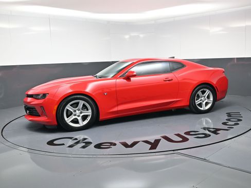 Used 2016 Chevrolet Camaro LT image 6