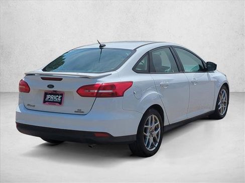 Used 2015 Ford Focus SE w/ Equipment Group 201A FWD image 5