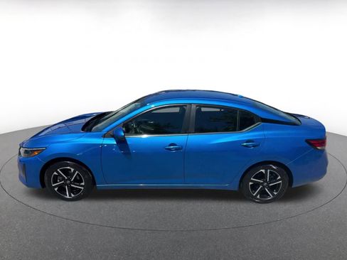 Used 2025 Nissan Sentra SV FWD image 9
