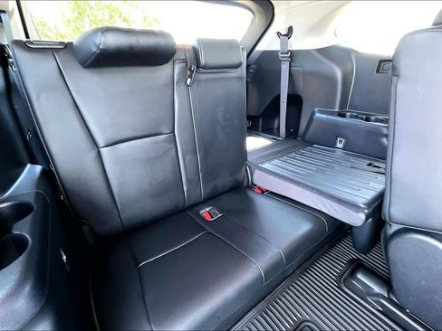 Used 2022 Toyota Highlander XLE AWD/4WD image 27