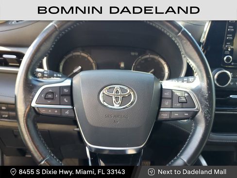 Used 2021 Toyota Highlander XLE image 7