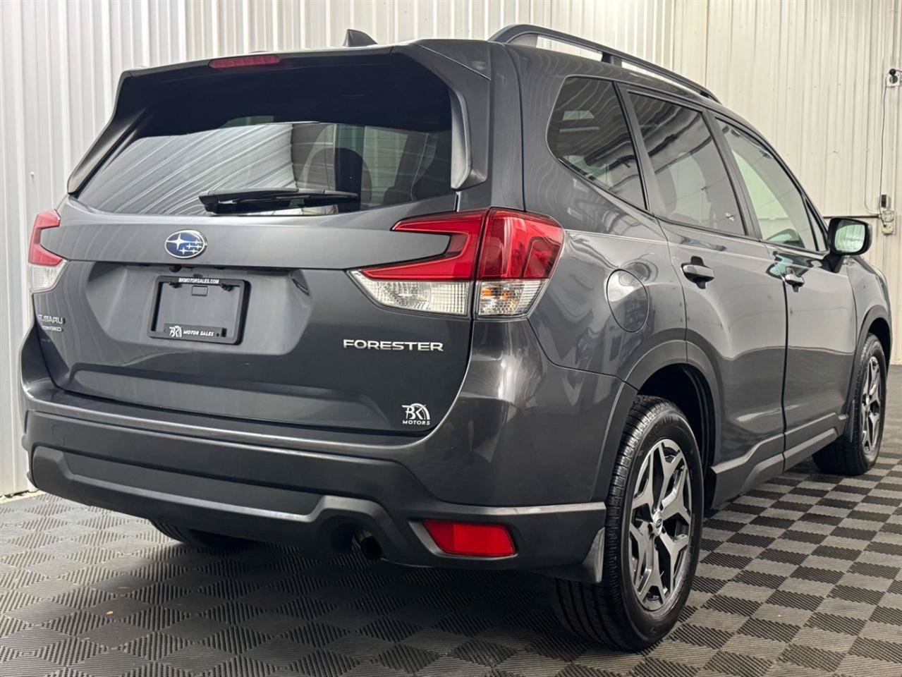 Used 2020 Subaru Forester Premium AWD/4WD image 26