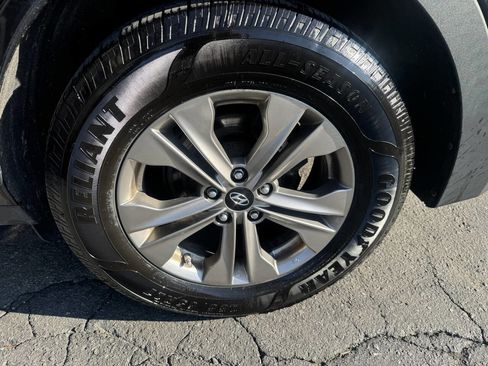 Used 2016 Hyundai Santa Fe Sport image 32