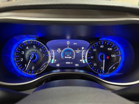 Certified 2023 Chrysler Pacifica Touring-L AWD/4WD image 7