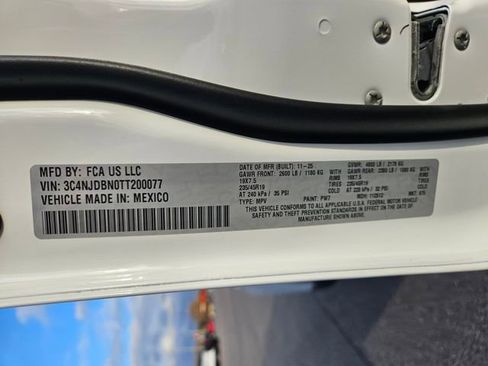 New 2026 Jeep Compass Latitude image 30