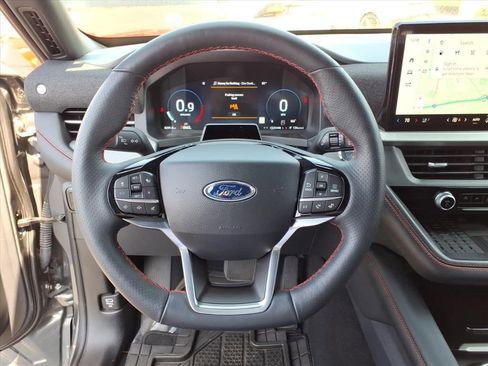 Used 2025 Ford Explorer ST-Line w/ Premium Package image 20