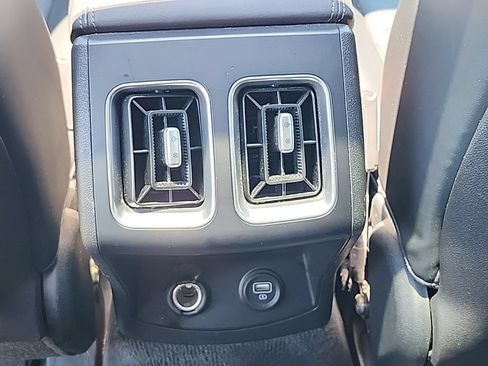 Used 2021 Kia Sorento EX w/ Panoramic Sunroof Package FWD image 17