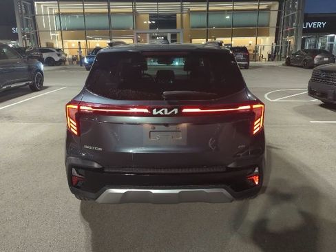 Certified 2024 Kia Seltos SX w/ SX Sunroof Package AWD/4WD image 4