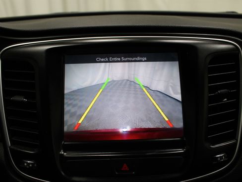 Used 2017 Chrysler 200 Limited Platinum FWD image 13