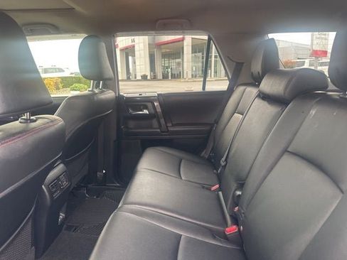Used 2020 Toyota 4Runner TRD Off-Road Premium AWD/4WD image 15