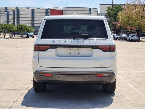 Used 2022 Jeep Wagoneer Series III w/ Flexible Seating Group RWD image 6