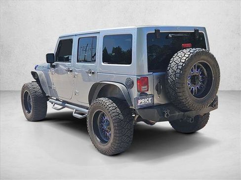 Used 2015 Jeep Wrangler Unlimited Rubicon w/ Connectivity Group AWD/4WD image 7