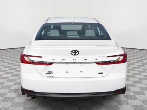 Used 2025 Toyota Camry SE AWD/4WD image 6