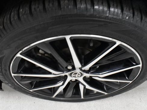 Used 2023 Toyota Camry SE image 9