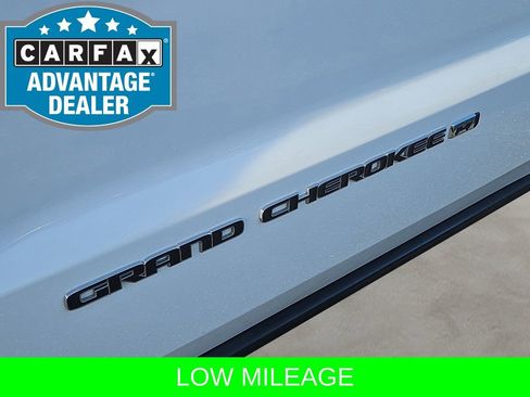 Used 2022 Jeep Grand Cherokee Limited image 6