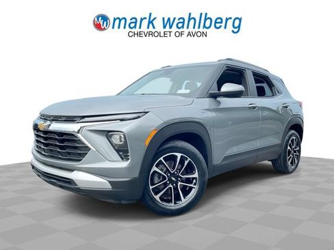 Used 2024 Chevrolet TrailBlazer LT w/ LT Cold Weather Package FWD image 1