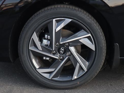 New 2026 Hyundai Elantra Sport image 7