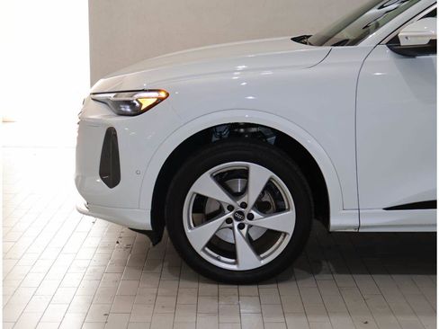 Used 2025 Audi Q5 Premium Plus AWD/4WD image 4
