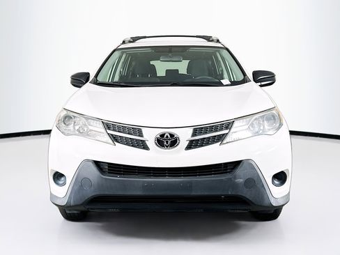 Used 2015 Toyota RAV4 LE image 2