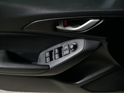 Used 2015 MAZDA MAZDA3 i Touring image 19