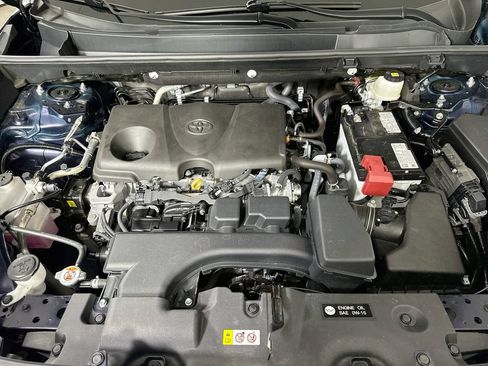 Used 2025 Toyota RAV4 XLE FWD image 9