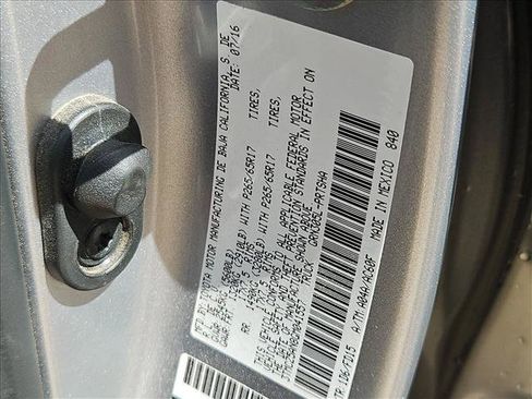 Used 2016 Toyota Tacoma TRD Sport AWD/4WD image 17