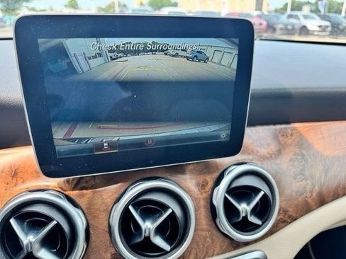 Used 2018 Mercedes-Benz GLA 250 4MATIC image 17