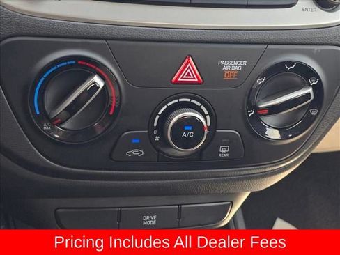 Used 2022 Hyundai Accent SEL FWD image 25