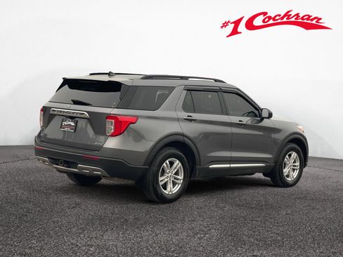 Used 2022 Ford Explorer XLT w/ Equipment Group 202A AWD/4WD image 28