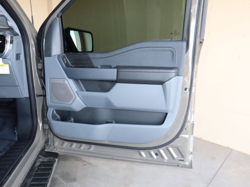 Used 2025 Ford F150 Lariat w/ Equipment Group 501A Mid image 41