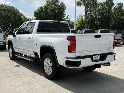 Used 2024 Chevrolet Silverado 2500 High Country AWD/4WD image 7
