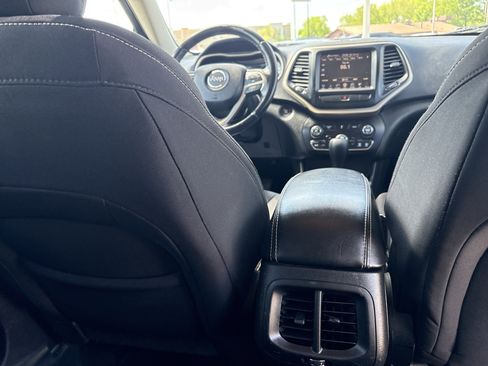 Used 2014 Jeep Cherokee Latitude w/ Comfort/Convenience Group AWD/4WD image 8