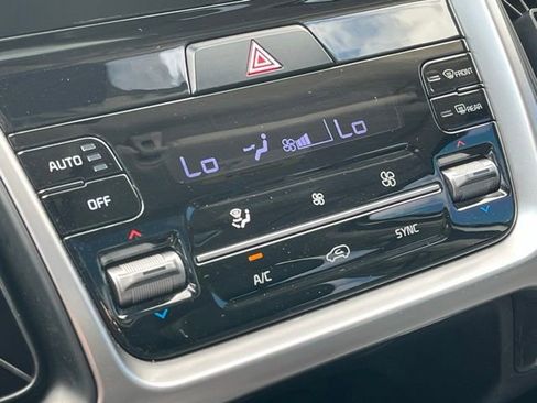 Used 2021 Kia Sorento S w/ Panoramic Sunroof Package FWD image 17