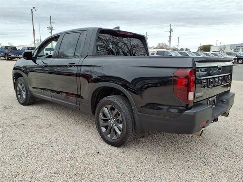 Used 2025 Honda Ridgeline Sport image 5