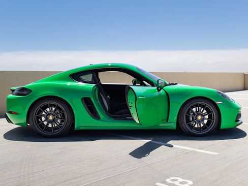 Used 2021 Porsche 718 Cayman GTS RWD image 11