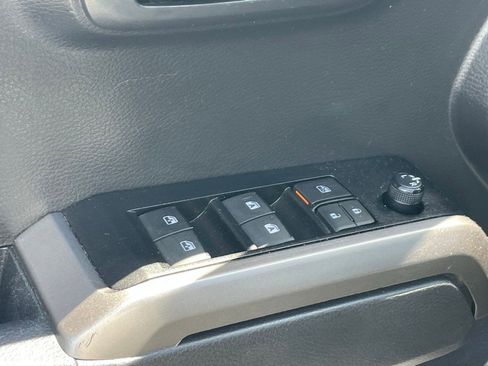 Used 2023 Toyota Tacoma SR5 w/ Technology Package AWD/4WD image 6