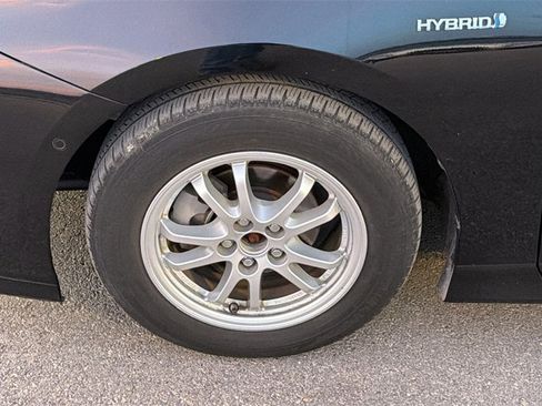 Used 2018 Toyota Prius Two image 46