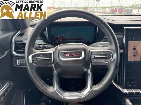 Used 2025 GMC Acadia Elevation image 11