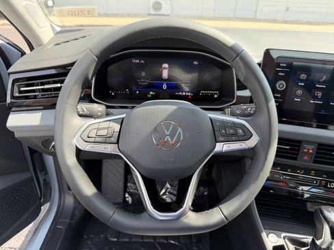 New 2026 Volkswagen Jetta SE FWD image 19