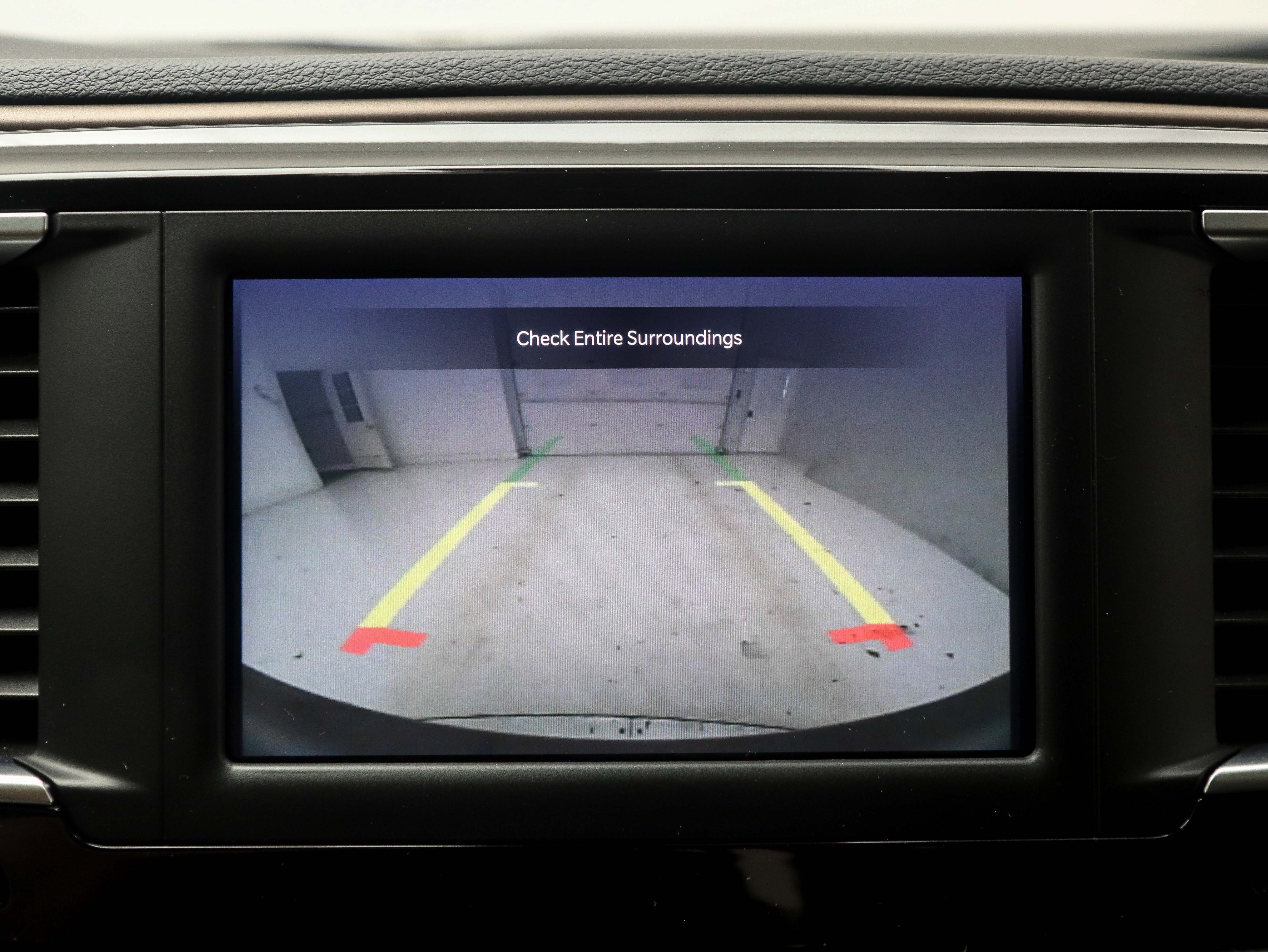 Used 2023 Chrysler Voyager LX FWD image 32