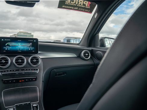 Certified 2022 Mercedes-Benz GLC 300 4MATIC image 21
